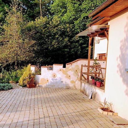 Studio Figues Et Noix Orchamps Exterior foto